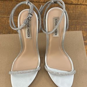 Steve Madden Breslin silver strap heels size 8 1/2